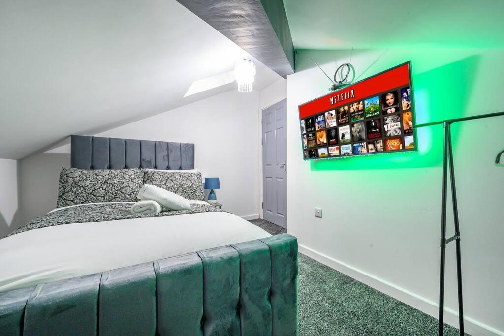 Appartement -4f421- For Your Relaxed,cosy Stay,free Parking Batley