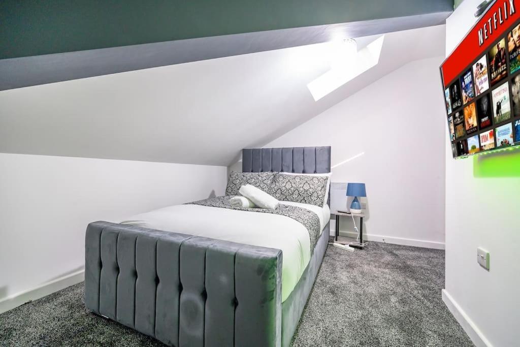 Appartement -4f421- For Your Relaxed,cosy Stay,free Parking Batley